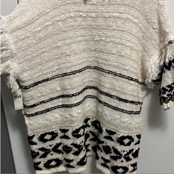 Anthropologie Margot fringe poncho sweater - Picture 15 of 16